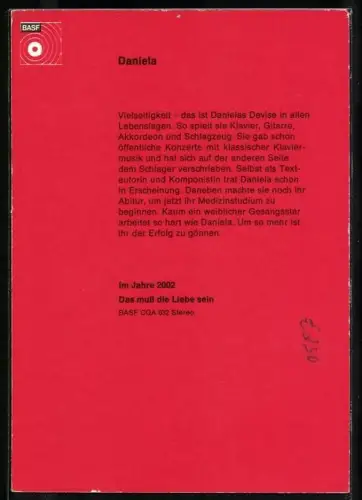 AK Musikerin Daniela nachdenklich blickend, Autograph