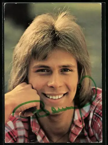 AK Musiker Benny in kariertem Hemd mit Autograph