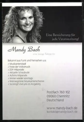 AK Sängerin Mandy Bach lächelt den Betrachter an, Autograph