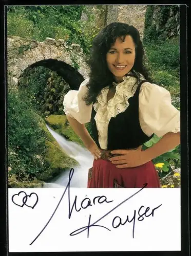 AK Sängerin Mara Kayser vor Bogenbrücke, Autograph