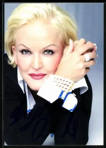 AK Musikerin Angelika Milster schaut in die Kamera, Autograph