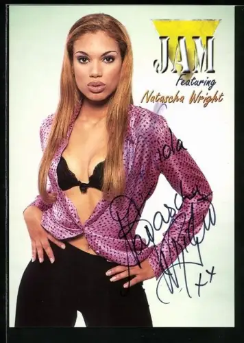 AK Sängerin Natascha Wright in aufreizender Pose, Autograph