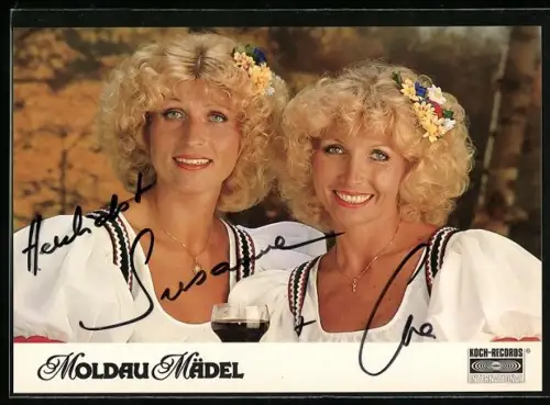AK Musikerinnen Moldau Mädel mit Blumen im Haar, Autograph