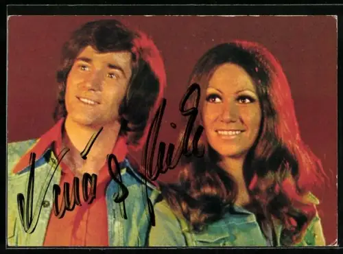 AK Musiker Nina & Mike lächelnd im Porträt, Autographen
