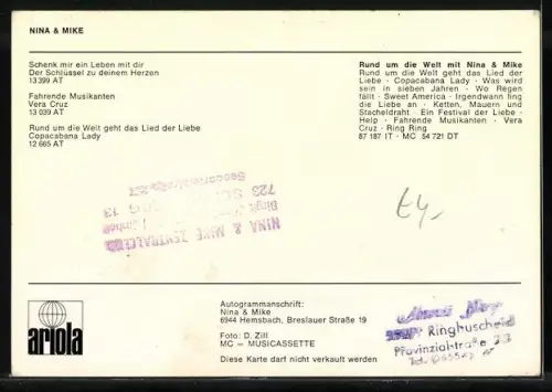 AK Musiker Nina & Mike lächelnd im Porträt, Autographen