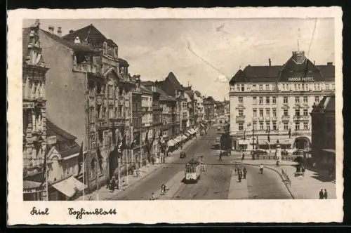 AK Kiel, Sophienblatt mit Strassenbahnen und Hansa Hotel