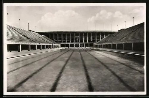 AK Berlin, Reichssportfeld, Schwimmstadion mit Blick auf das Olympiastadion