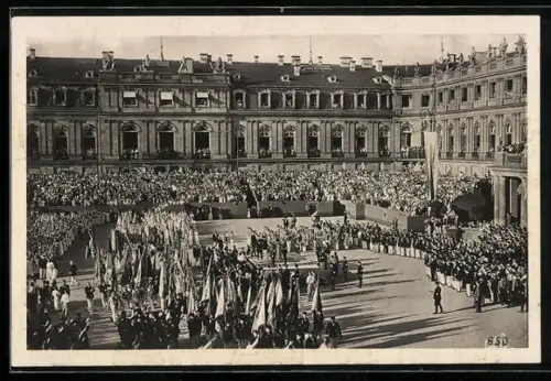 AK Stuttgart, 15. Deutsches Turnfest 1933, Bannerübergabe im Hofe des Neuen Schlosses
