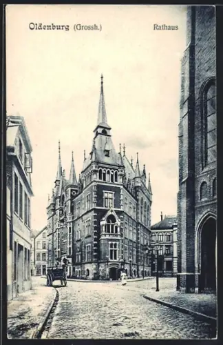 AK Oldenburg / Gr., Strassenblick zum Rathaus