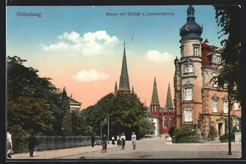 AK Oldenburg / Gr., Strassenblick auf Damm mit Schloss und Lambertikirche