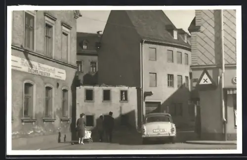 Foto-AK Münchberg, Am Gasthof Georg Meister, Auto