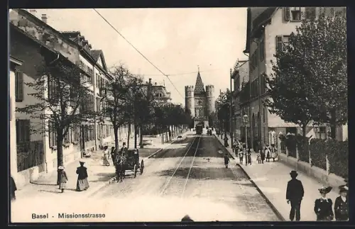 AK Basel, Missionsstrasse mit Strassenbahn und Kutsche