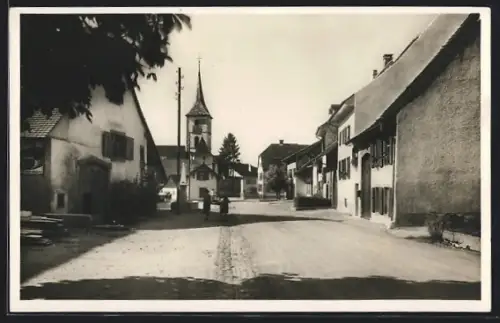 AK Muttenz, Strassenpartie mit Kirche