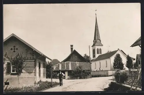 AK Thalheim an der Thur, Strassenpartie mit Kirche