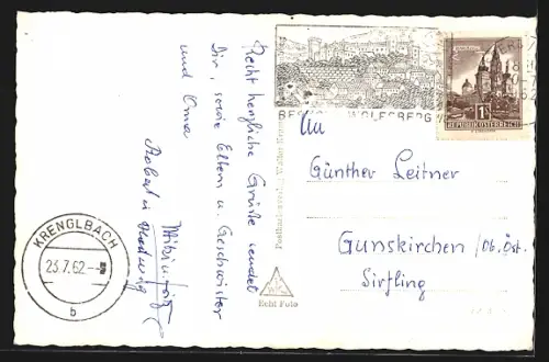 AK Wolfsberg /Kärnten, Totalansicht gegen die Berge, Knabe in Tracht