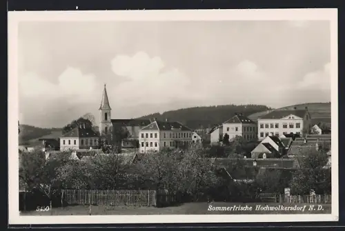 AK Hochwolkersdorf, Fernansicht der Volksschule