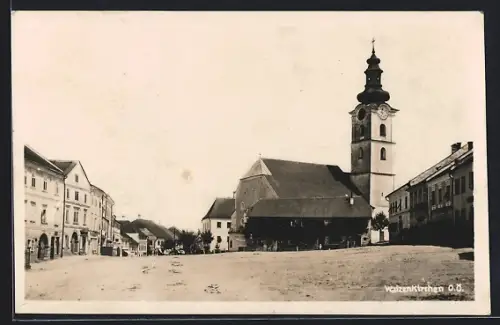 AK Waizenkirchen /O. Ö., Strassenpartie mit Kirche