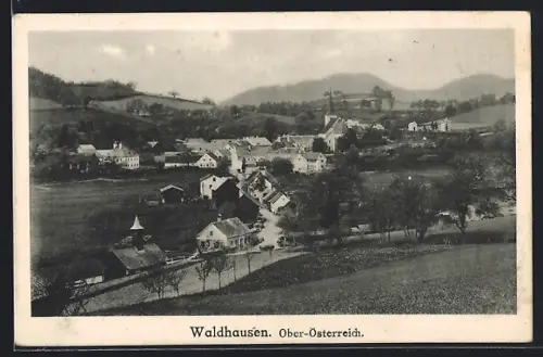 AK Waldhausen /Ober-Österreich, Strassenpartie mit Kirche