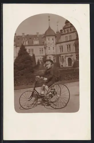 Foto-AK Prinz von Lippe auf einem Dreirad