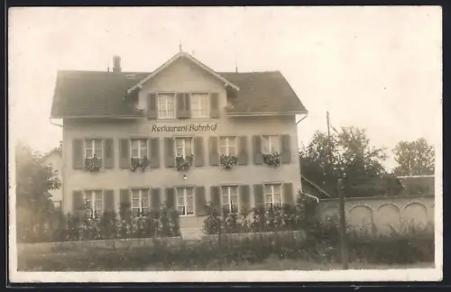 Foto-AK Rupperswil, Restaurant zum Bahnhof mit Garten