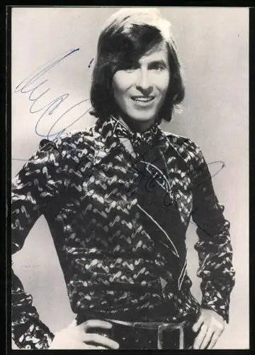 AK Musiker Michael Holm mit Halstuch und buntem Hemd, Autograph