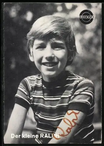 AK Musiker Der kleine Ralph lächelnd im Porträt, Autograph