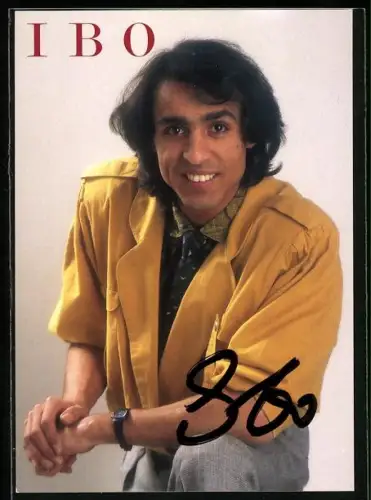 AK Musiker Ibo in gelber Jacke, Autograph