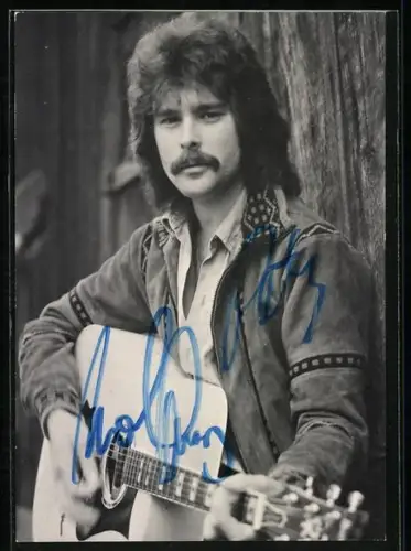 AK Musiker Wolfgang Petry mit Gitarre, Autograph