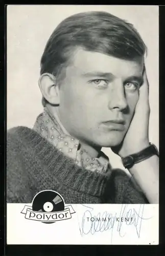 AK Musiker Tommy Kent im Strickpullover, Autograph