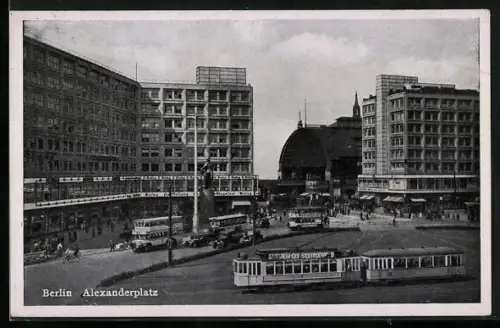 AK Berlin, Alexanderplatz mit Strassenbahnen und Blick zum Bahnhof
