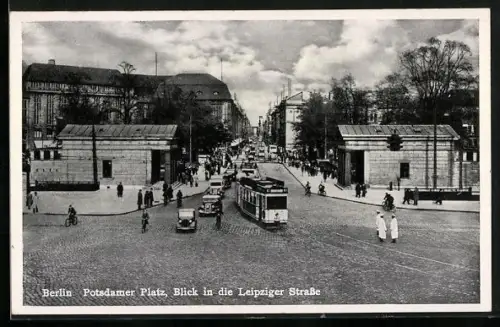 AK Berlin-Tiergarten, Strassenbahn und Polizei am Potsdamer Platz, Blick in die Leipziger Strasse