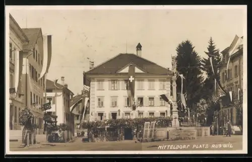 AK Ruswil, Gasthaus z. Linde, Mitteldorf Platz