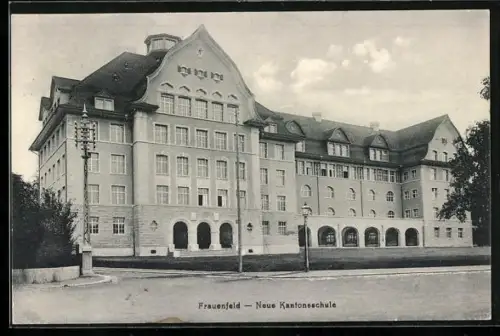 AK Frauenfeld, Neue Kantonsschule, Ansicht von der Strasse