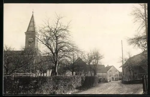 AK Buch /Schaffhausen, Strassenpartie mit Kirche