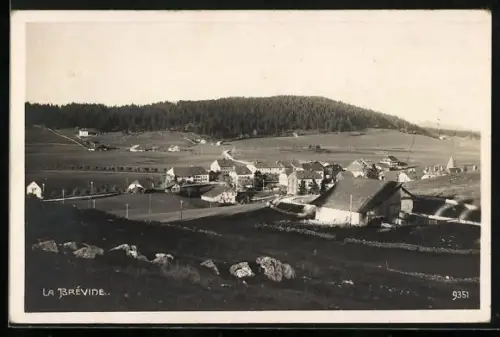 AK La Brévine, Teilansicht mit Strassenpartie