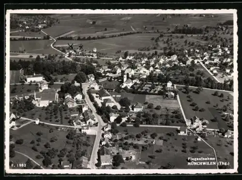 AK Münchwilen /Thg., Fliegeraufnahme des Ortes mit Kirche