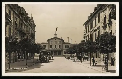 AK Baden, Bahnhofstrasse mit Blick zum Bahnhof