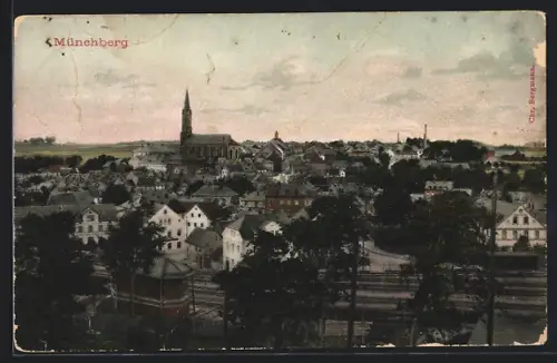 AK Münchberg, Stadtansicht mit Kirche und Bahnanlagen