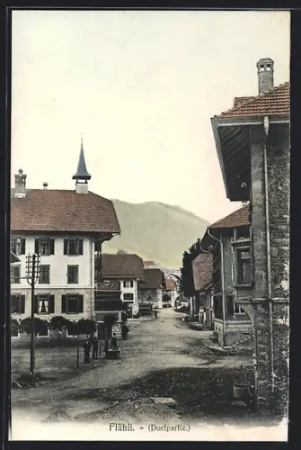 AK Flühli /LU, Dorfpartie mit Berghintergrund