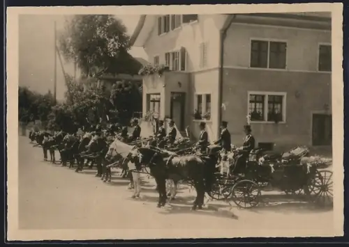 AK Sins, Gasthaus Löwen, Inh. P. Rüttimann-Balmer, mit Pferdedroschken