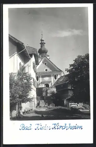 AK Bad Klein Kirchheim, Strassenpartie mit Kirche