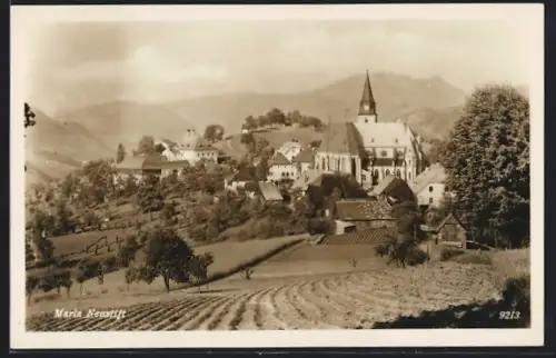 AK Maria Neustift, Gesamtansicht mit Kirche und Gebirgspanorama