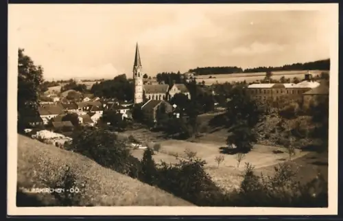 AK Mauerkirchen /O. Ö., Ortspartie mit Kirche