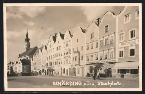 AK Schärding a. Inn, Stadtplatz mit Gasthaus und Geschäften