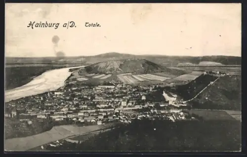 AK Hainburg a. D., Totalansicht mit Donau u. Umgebung aus der Vogelschau