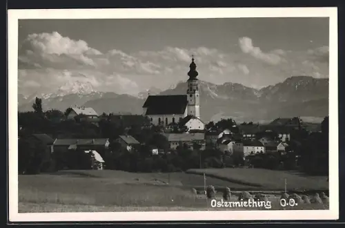 AK Ostermiething /O.-Ö., Ortsansicht mit der Kirche