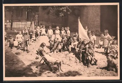AK Schaerbeek, Ecole Communale No. 10, Grande Rue au Bois 57, les petits á la plage