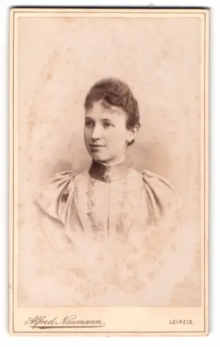 Fotografie Alfred Naumann, Leipzig, Dorotheenstrasse, Porträt einer Dame