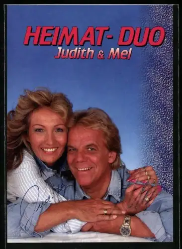 AK Heimat-Duo Judith & Mel lächeln fröhlich in die Kamera, Autographen
