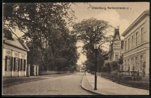 AK Oldenburg / Gr., Gartenstrasse mit Laterne
